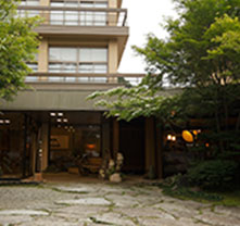 Traditional Japanese Inns & Hotels in Yuya Hot Spring and Nishiura Hot ...